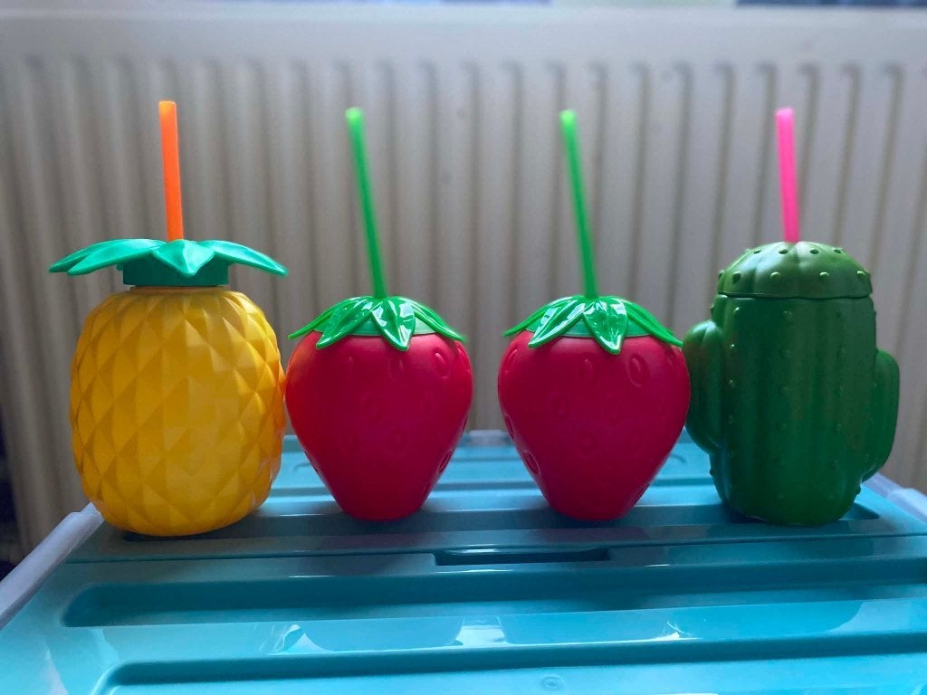 Kinderbeker met ananasrietje, Overige typen, Verzenden, Kunststof, Zo goed als nieuw
