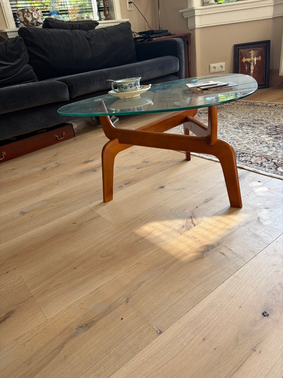 Kleine salontafel beukenhout en glasplaat, Huis en Inrichting, Ophalen, Zo goed als nieuw, Vintage