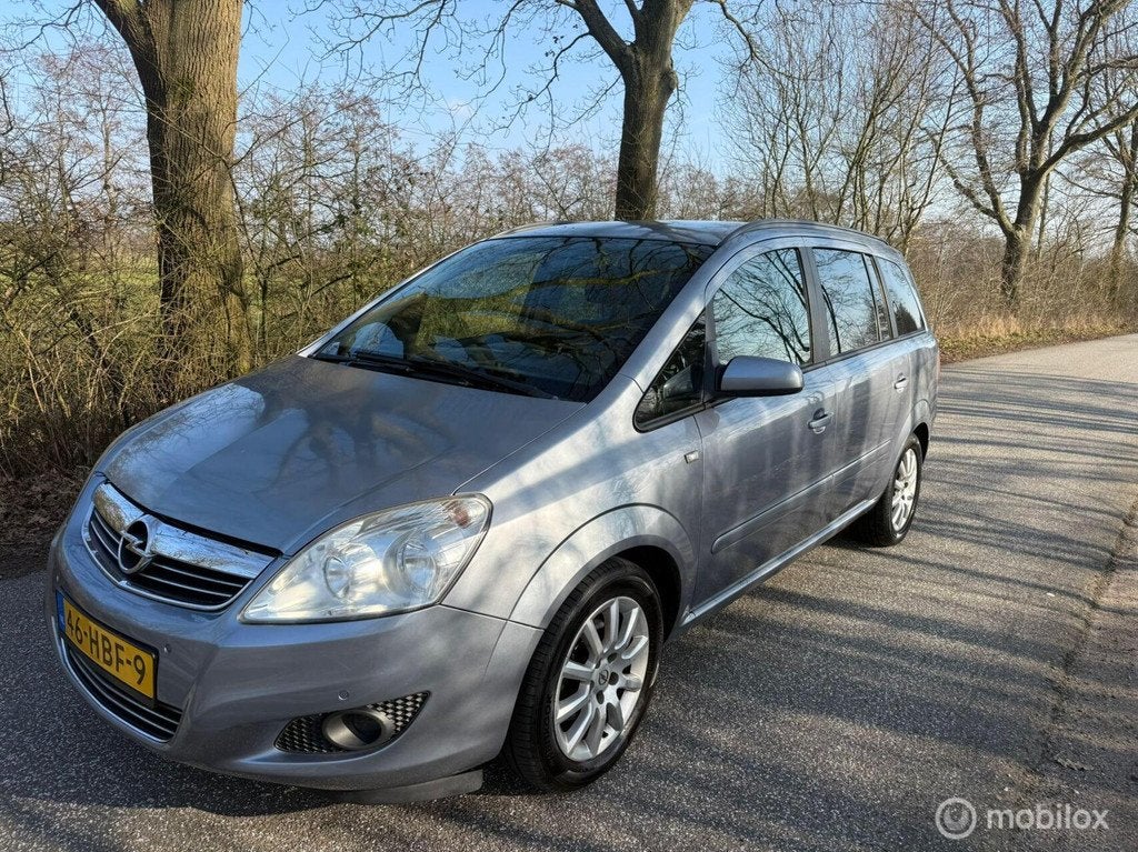 Opel Zafira 1.8 Executive Apk 16-12-2026 7 persoons, 4 cilinders, Origineel Nederlands, Zilver of Grijs, MPV