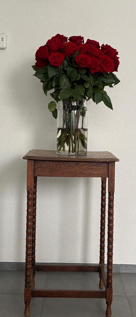 Antieke houten bijzettafel met gedraaide poten 47x47x78, Ophalen, Minder dan 55 cm, Gebruikt, Vierkant