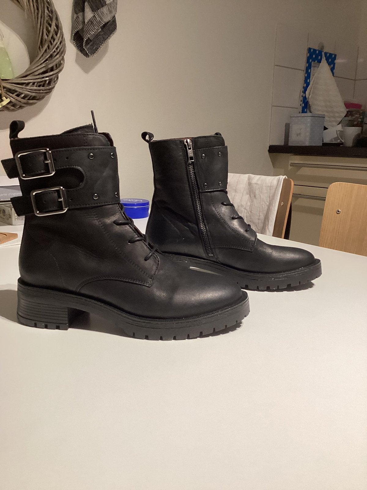 Nog nieuwe stoere laarsjes van IKKS,maat 37., Ophalen of Verzenden, Nieuw, Zwart