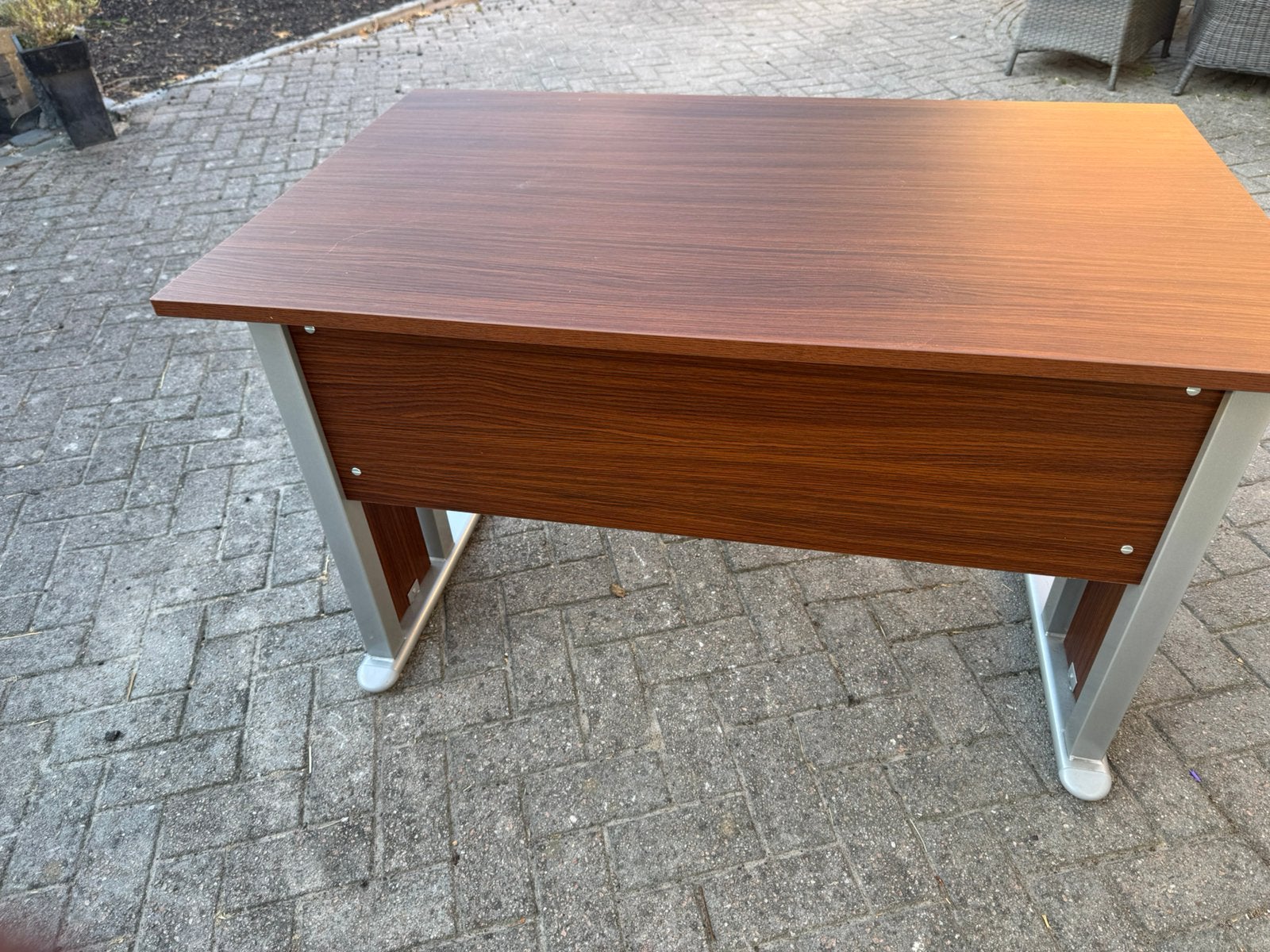 Super solide bureau, Ophalen, Zo goed als nieuw