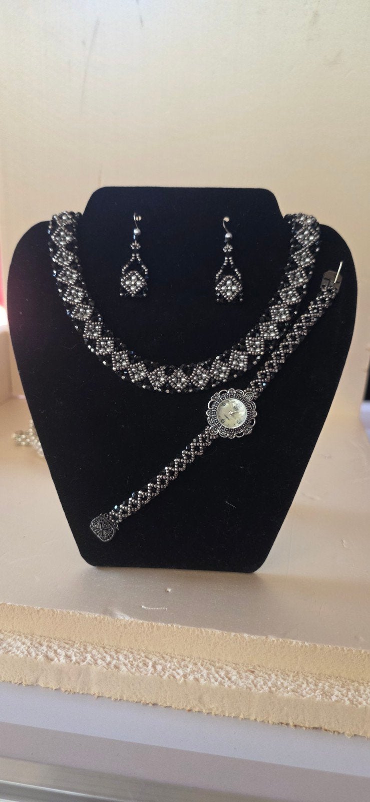 Tijdloze Elegantie: Handgemaakte Sieraden- & Horlogeset, Verzenden, Nieuw, Zilver, Overige materialen