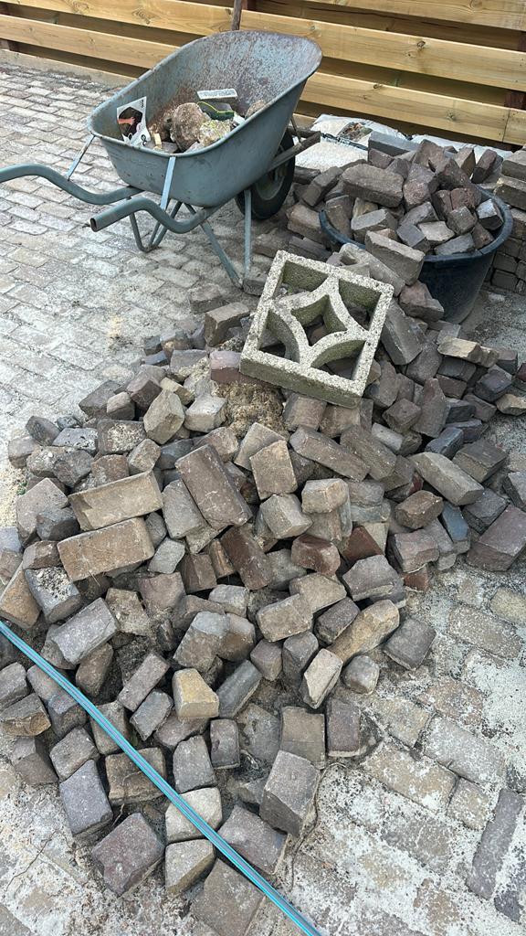 GRATIS! Hard gebakken gebroken klinkers!, Tuin en Terras, Tegels en Klinkers, Ophalen, Gebruikt, Beton, Klinkers