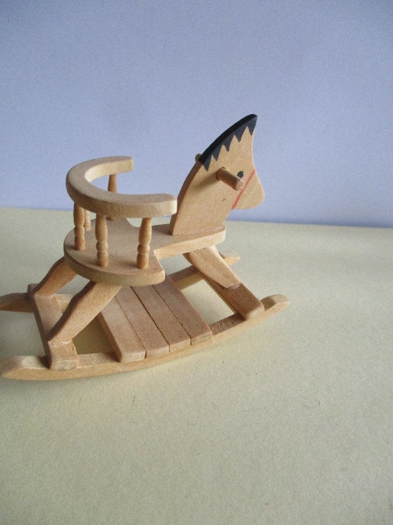poppenhuis mooi hobbelpaard, Verzamelen, Ophalen of Verzenden, Zo goed als nieuw, Decoratie