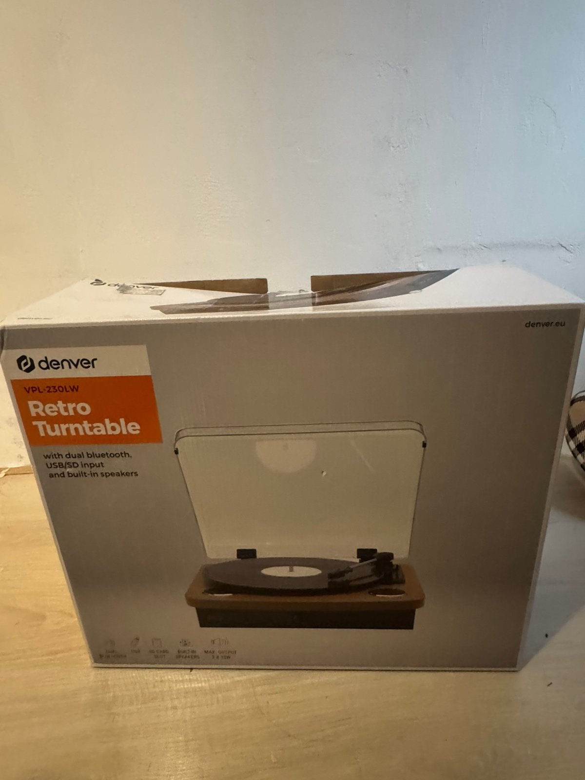 Splinternieuwe Denver VPL-230LW platenspeler, Ophalen of Verzenden, Zo goed als nieuw, Vrijstaande haard, Elektrische haard