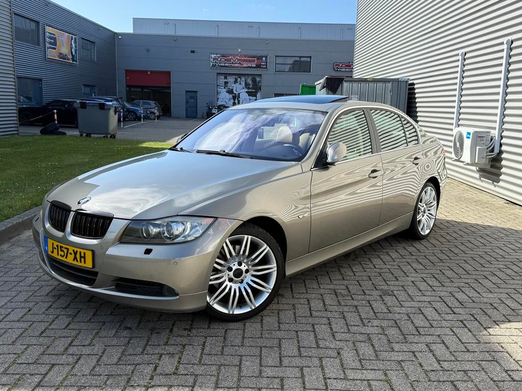 Bmw 325i Individual | Automaat | Pano | Keyless | VOLL!! |, Auto's, Automaat, Achterwielaandrijving, Beige, Particulier