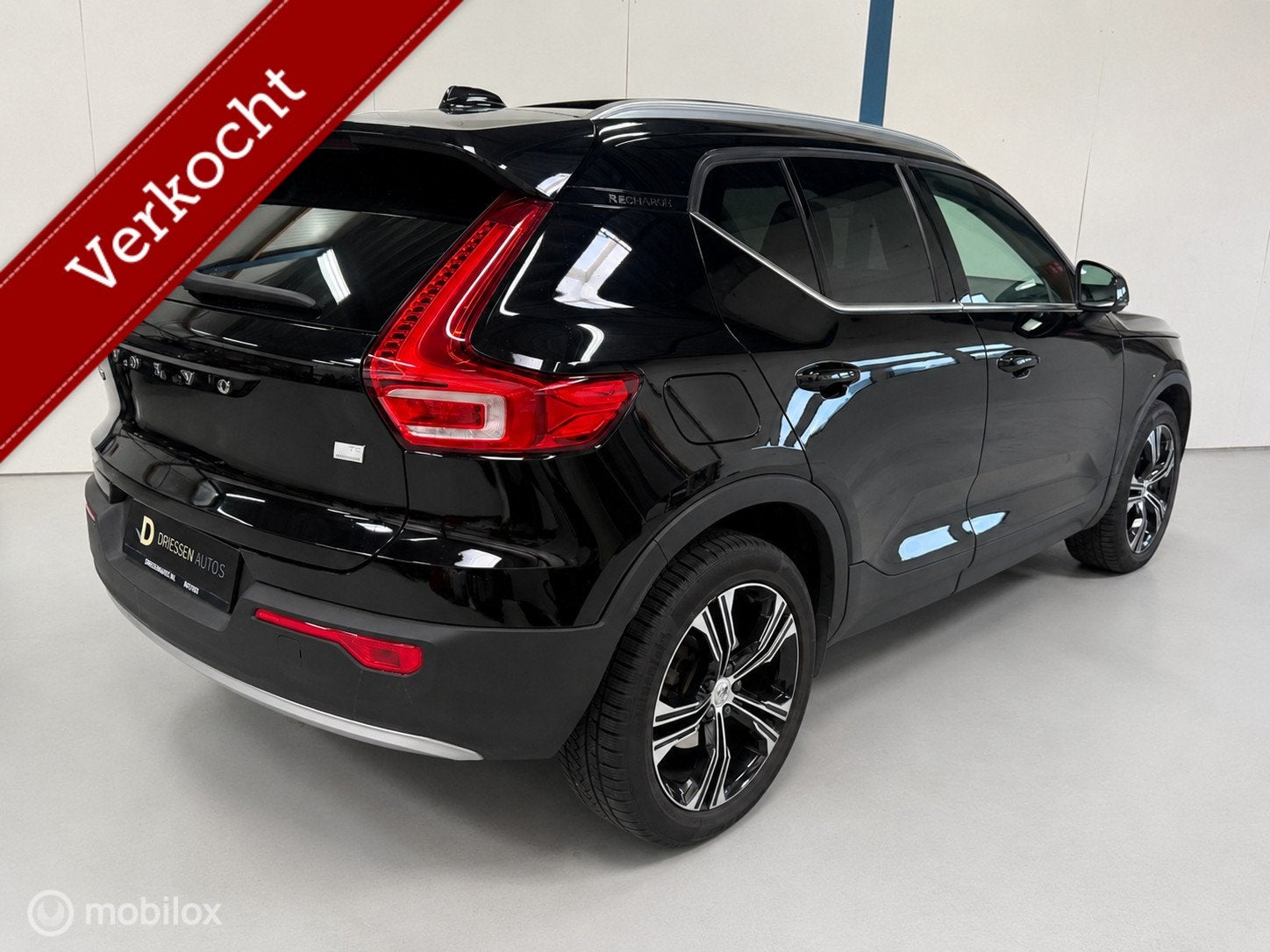 Volvo XC40 1.5 T5 Twin Engine Inscription PANO/ACC/LEER/360, Auto's, Gebruikt, Euro 6, Automatische klimaatregeling, Zwart