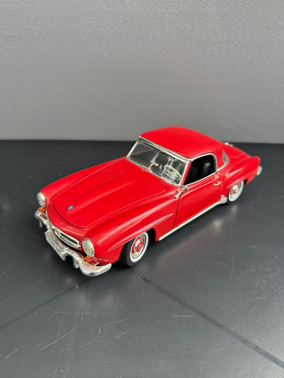 Mercedes 190SL 1/18 ERTL, Ophalen of Verzenden, Zo goed als nieuw