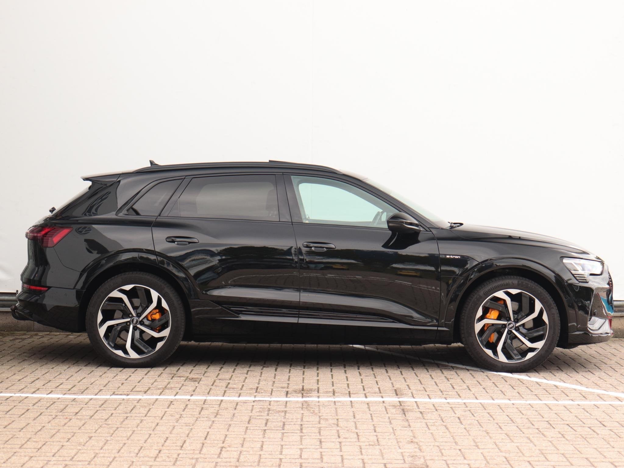 Audi e-tron 50 quattro S edition 71 kWh | Soh 91.5 % | Trekh, Auto's, Automaat, 71 kWh, Zwart, Vierwielaandrijving