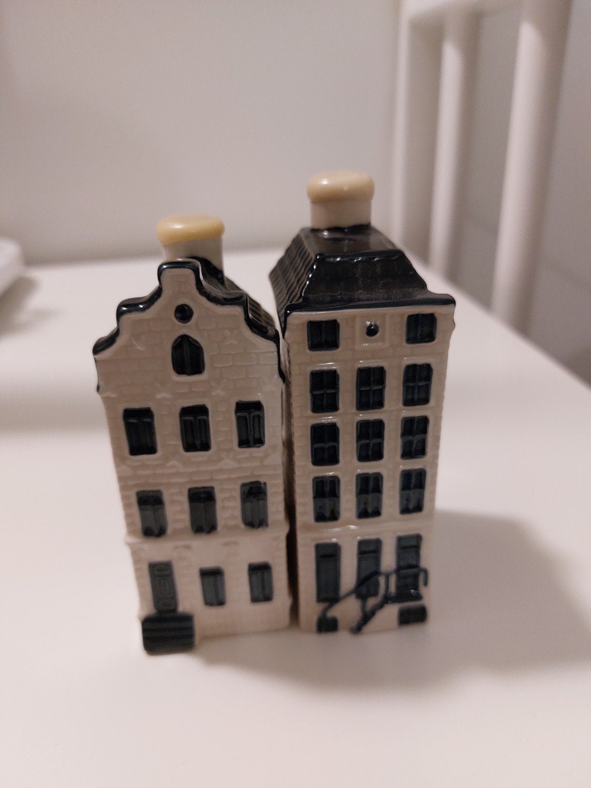 KLM huisjes 45 en 57, Verzamelen, Ophalen of Verzenden, Zo goed als nieuw, 41 t/m 60, Gevuld