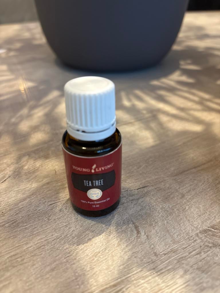 Young Living Tea Tree Olie 15 ml - 100% Pure Essentiële Olie, Ophalen of Verzenden, Nieuw, Bodylotion, Crème of Olie