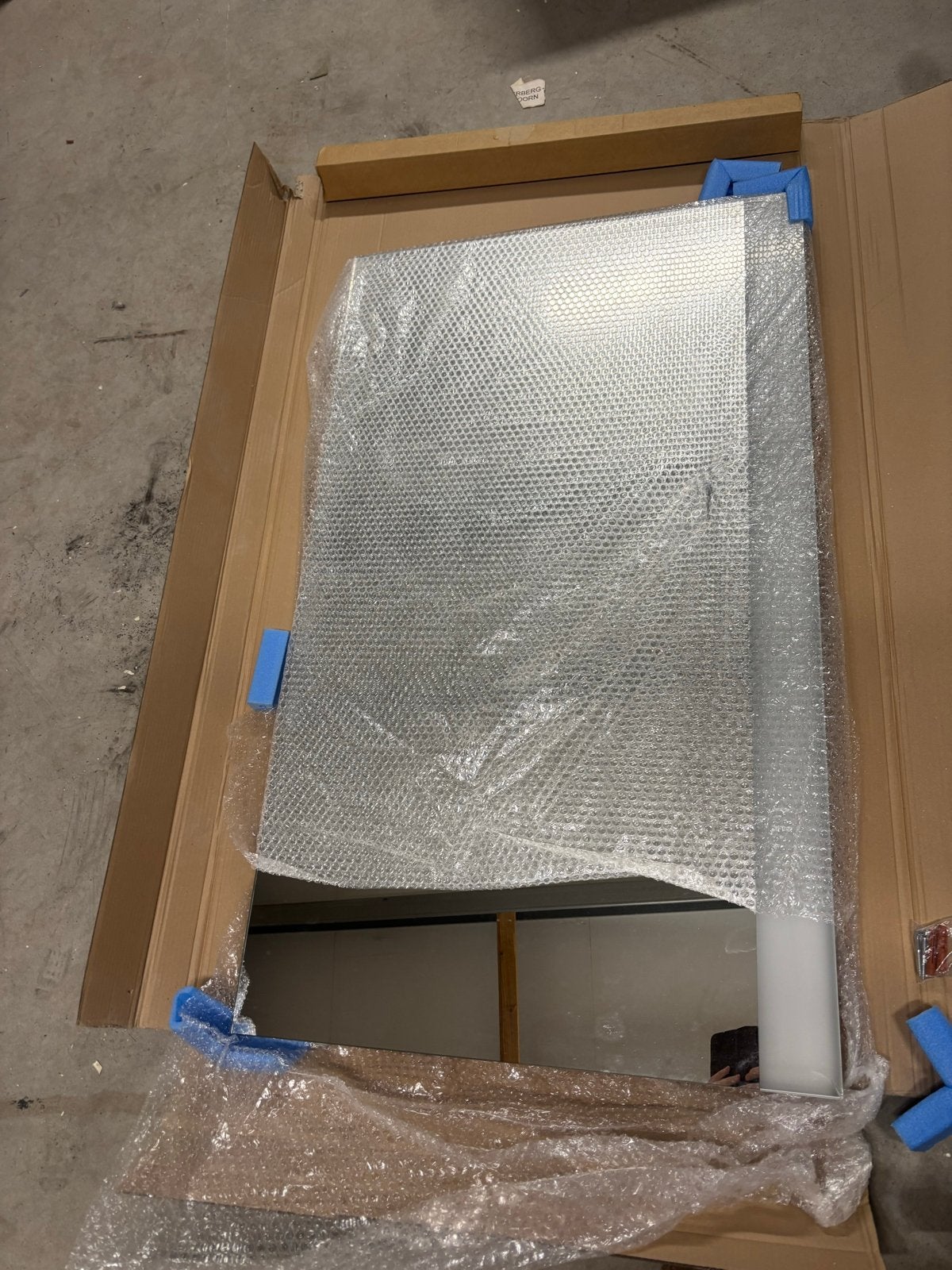 Wastafel spiegel met LED verlichting en kleine breuk, Ophalen, Gebruikt, 100 tot 125 cm, Minder dan 100 cm