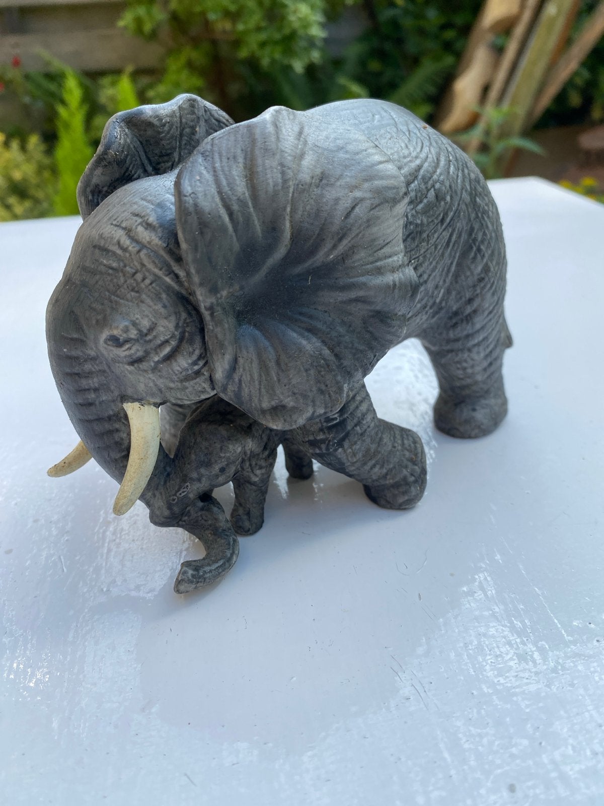 Olifant met baby beeldje - Yaga International, Antiek en Kunst, Antiek | Porselein, Ophalen of Verzenden