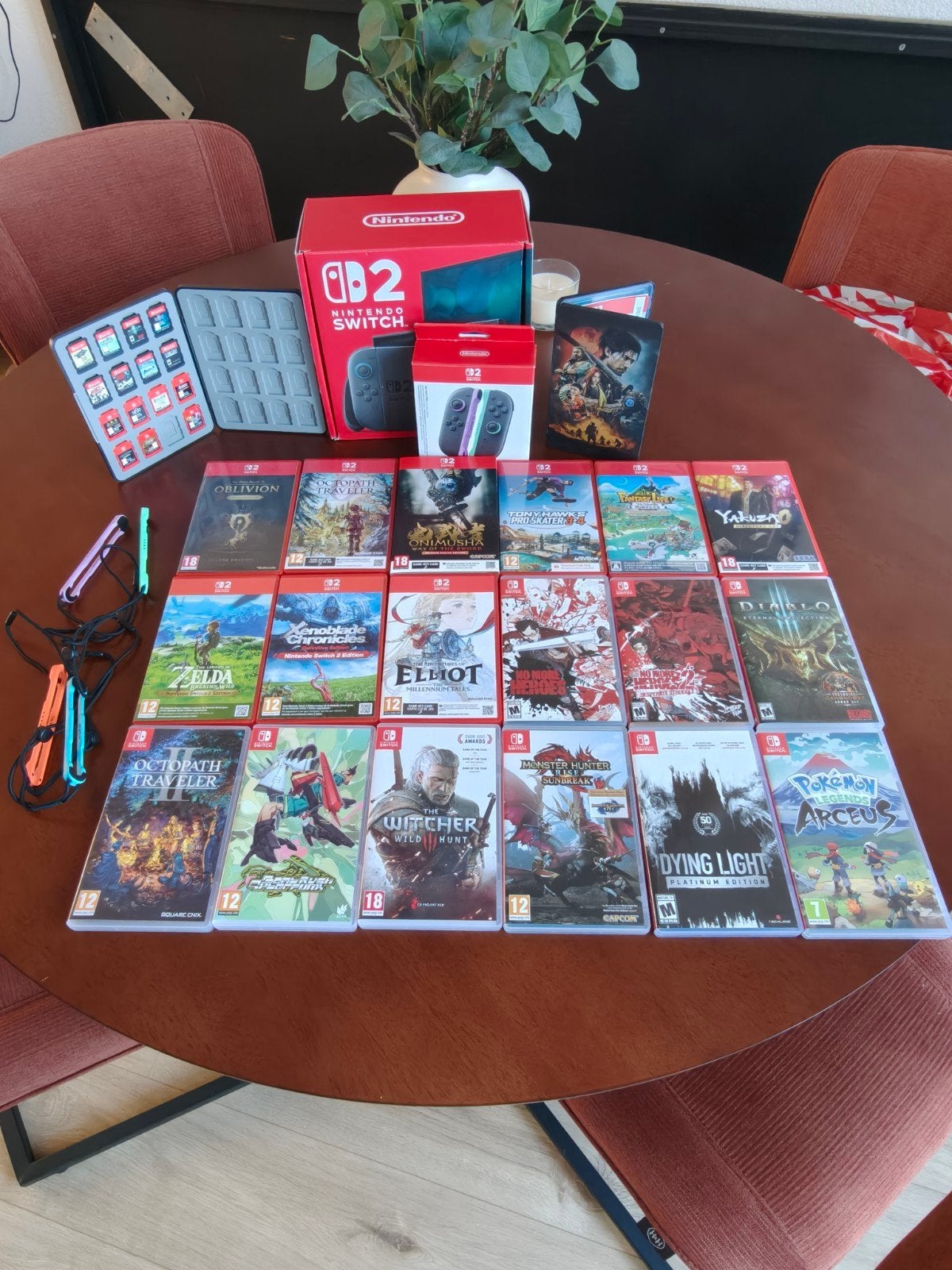 Nintendo Switch 2 met 18 games en extra controllers, Met games, Zo goed als nieuw, Met 3 controllers of meer, Switch OLED