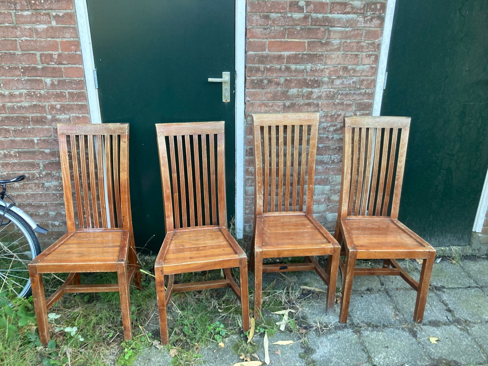 Stoelen 4 stuks / goede kwalitiet 25 euro of symbolisch, Ophalen, Gebruikt, Bruin, Vier