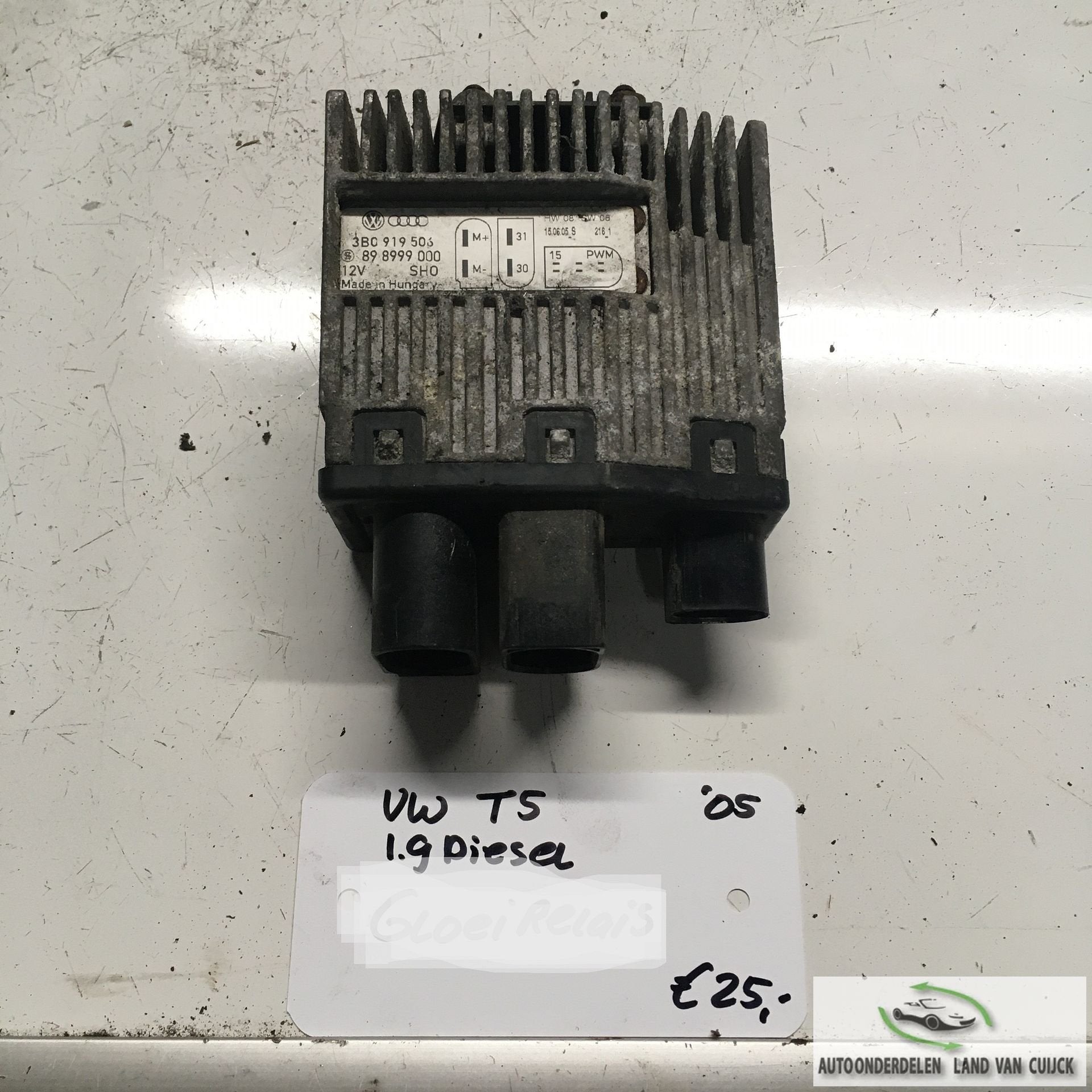 Vw Transporter T5  1.9 D 2005 3B0 919 506 radiator fan unit