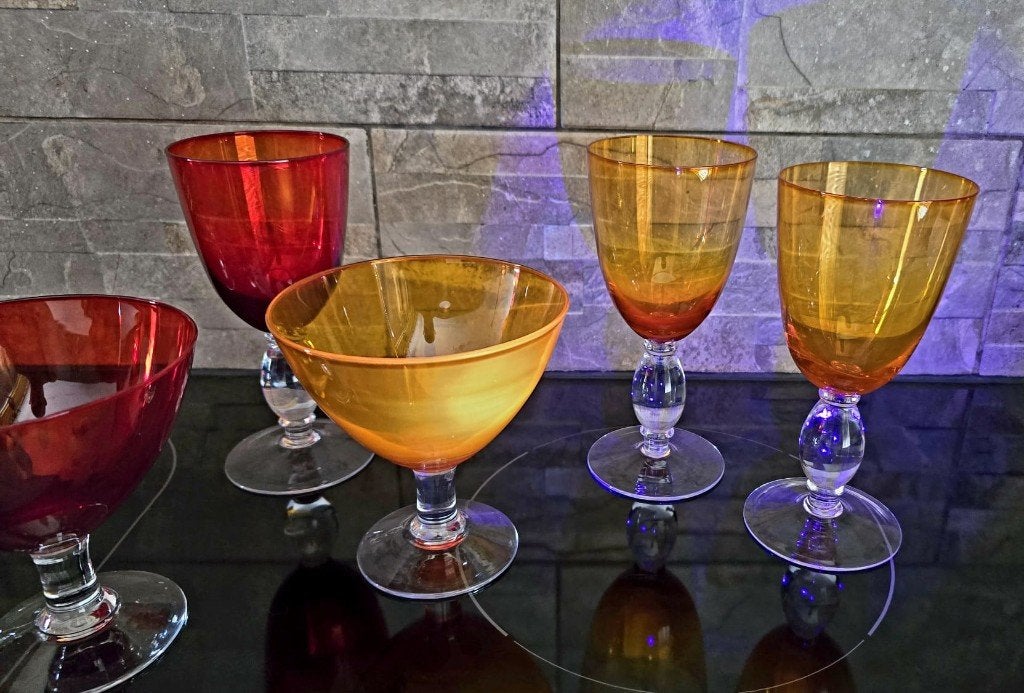 Rood en Oranje Cadmium Glaswerk met UV-effect, Verzenden