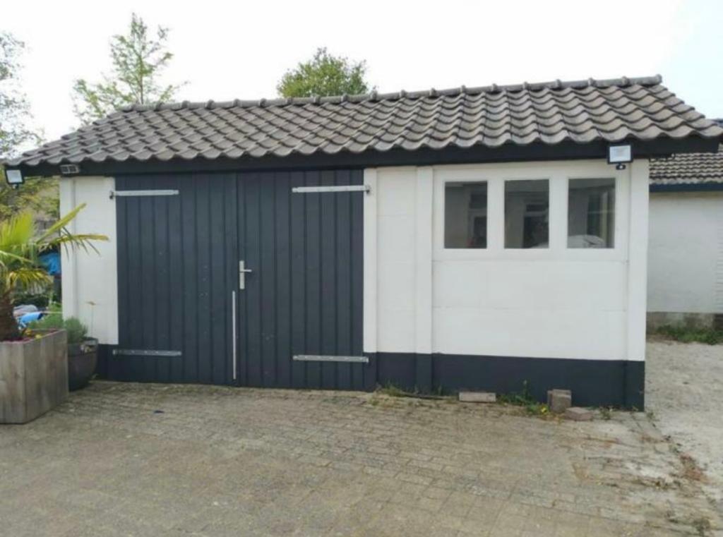 Betonnen Loods/Schuur/Opslag/Stal/Tuinhuis geïsoleerd dak, Tuin en Terras, Tuinhuizen, Ophalen, Overige materialen, Gebruikt, 3 ramen of meer