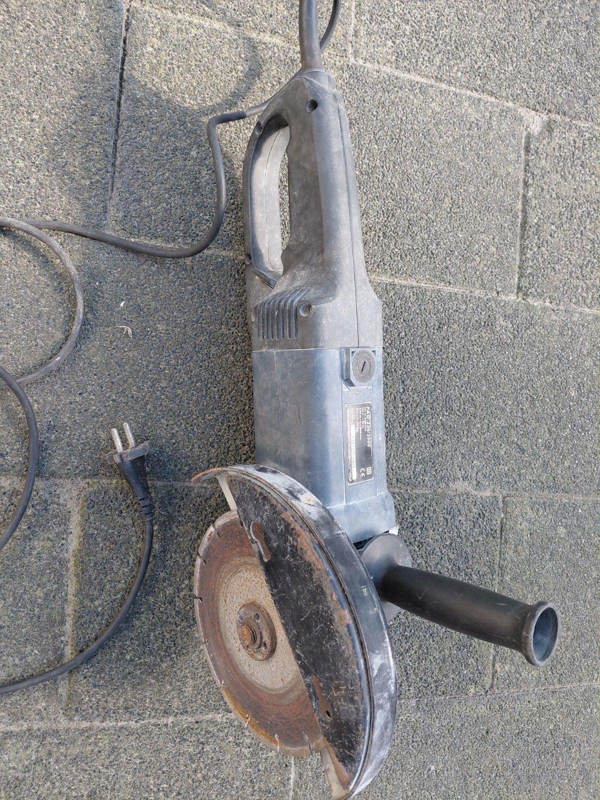 FERM FAG-230/2000 Haakse Slijper 2000W, Ophalen, Gebruikt, 1000 watt of meer, Haakse handslijpmachine