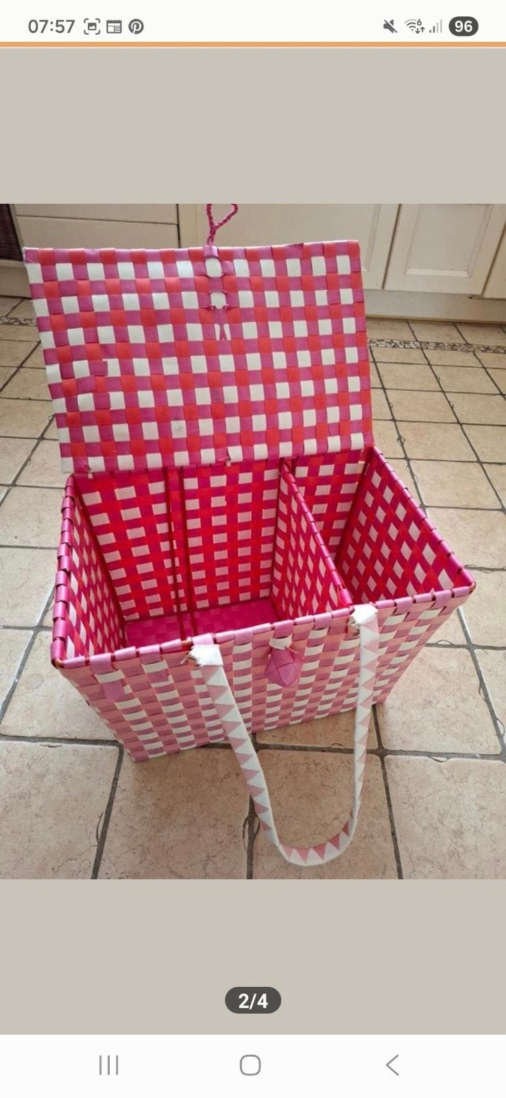 Fietsmand of picknickmand.
Kleur rood, roze, wit.
Liefst oph, Ophalen of Verzenden