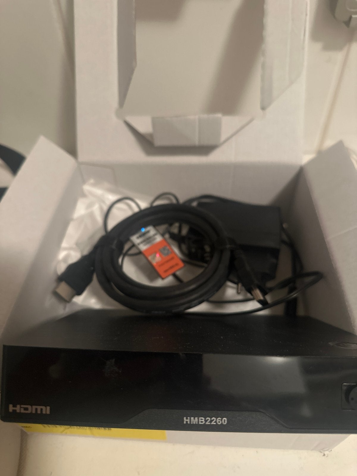HDMI kastje HMB2260 met snoeren, Ophalen of Verzenden, Gebruikt, Decoder
