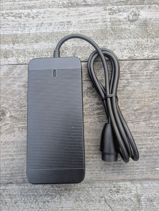 Modiary 42V 4A E-Bike Snellader (BC291360040) – Rosenberger, Nieuw