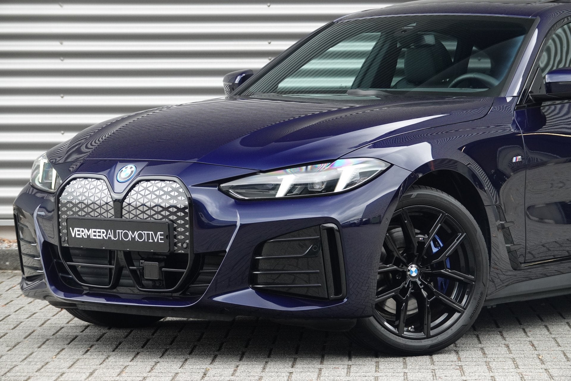 BMW i4 eDrive40 M Sport Edition 84 kWh Comfort Pack | Trekha, Auto's, Achterwielaandrijving, Gebruikt, Zwart, Blauw