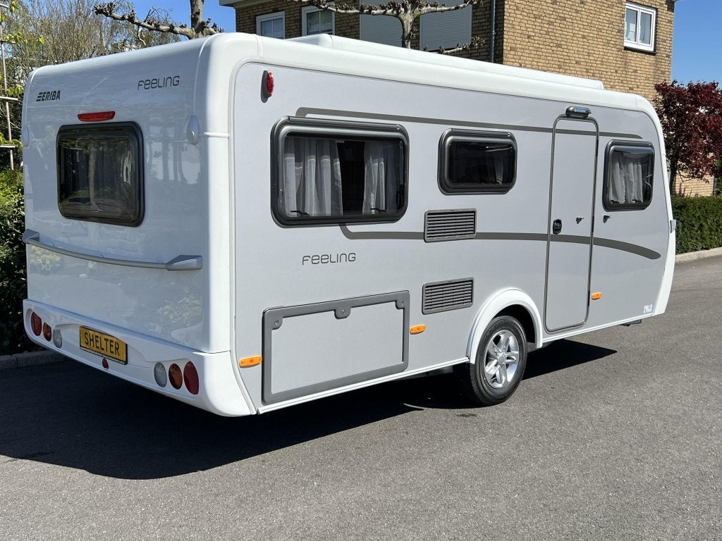 Eriba Feeling 425 Nieuw ongebruikt bj 2024, Caravans en Kamperen, Standaardzit, Bedrijf, Tot en met 3, Eriba
