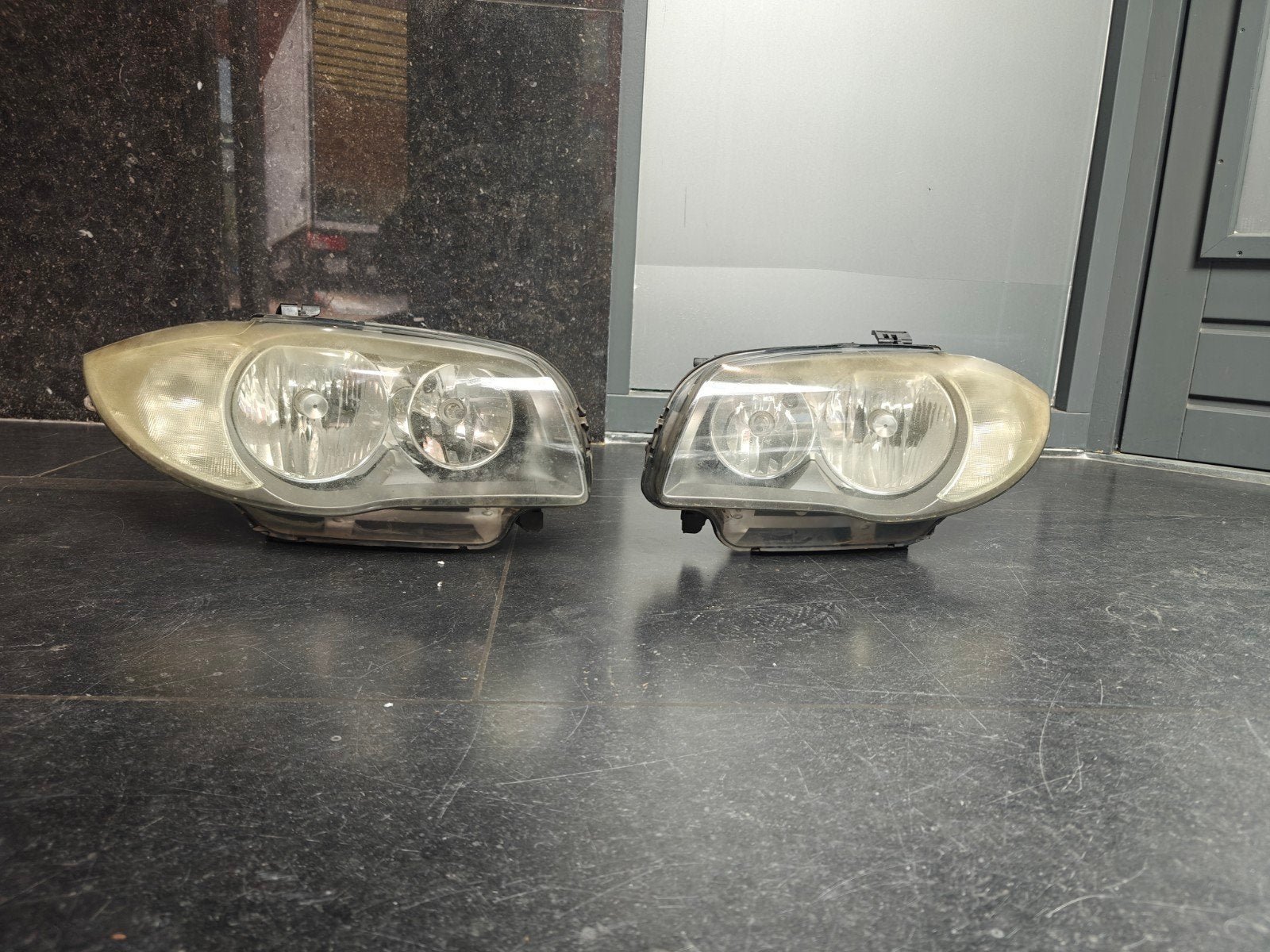 Koplampen BMW 1 Serie E87 - Set met defecte lamp, Ophalen, Gebruikt, BMW