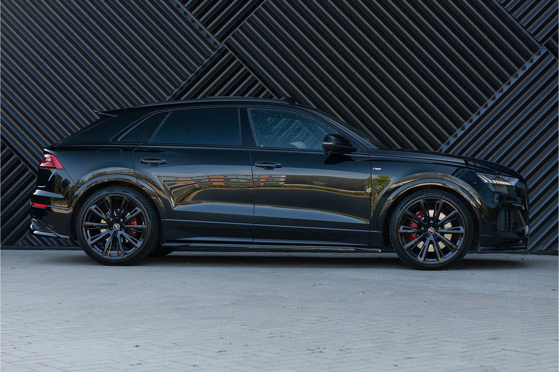 Audi Q8 55 TFSI e quattro ACC Pano Matrix Stoelvent B&O RS-S, Auto's, Automaat, 12 maanden, Gebruikt, Zwart