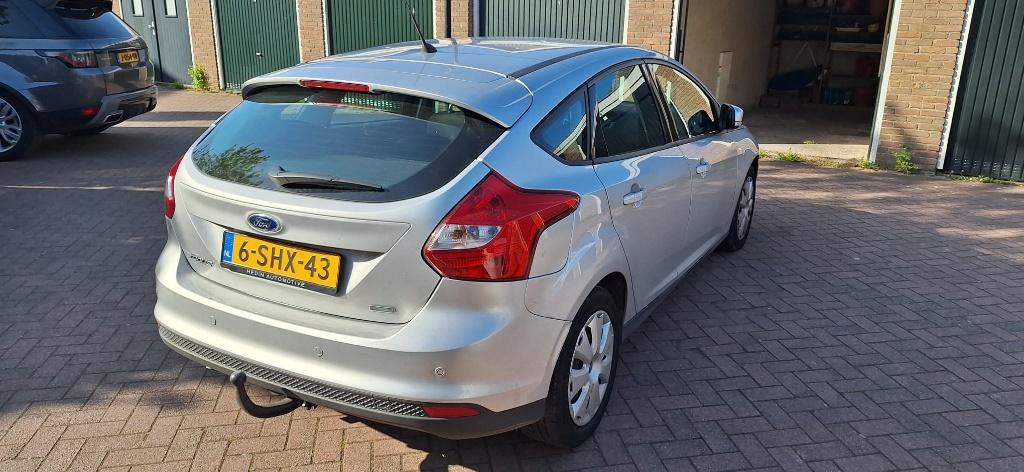Ford Focus 1.0 EcoBoost – lage KM-stand – Goed onderhouden, Stof, Zwart, 635 kg, 100 pk