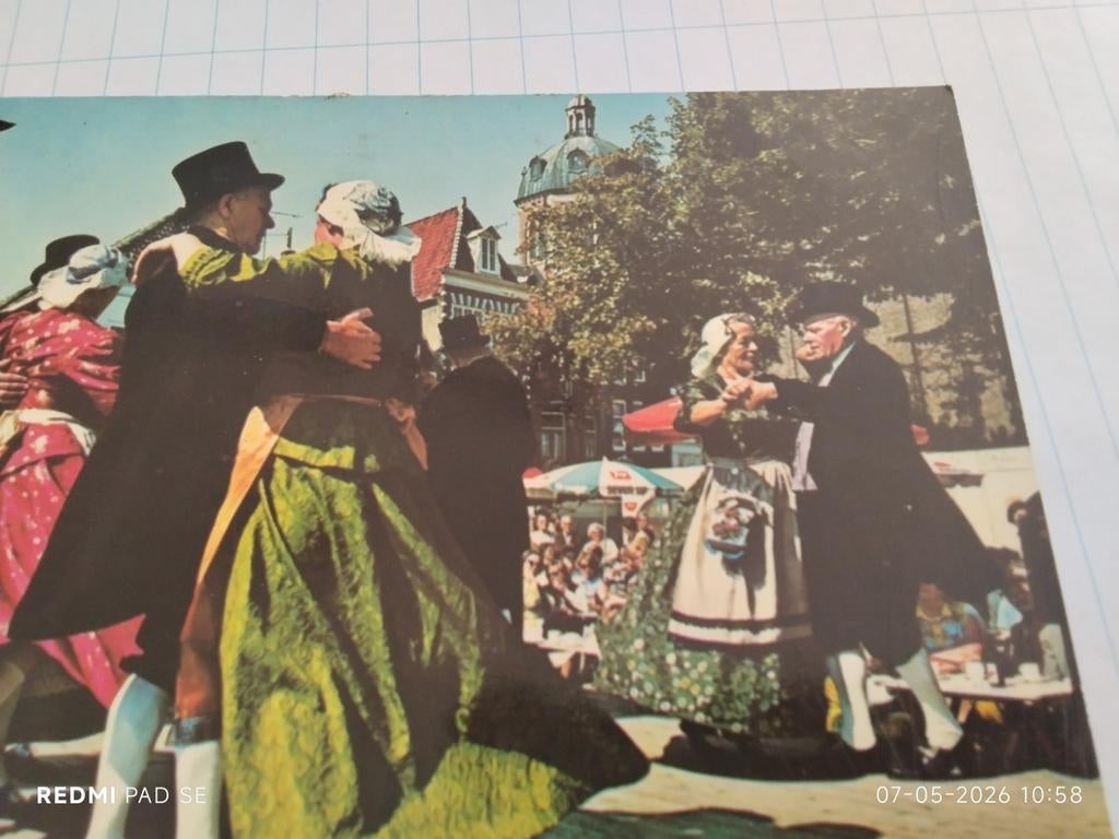 KLEDERDRACHT EN OUDHOLLANDSE DANSERS HOORN ., Ophalen of Verzenden, Noord-Holland