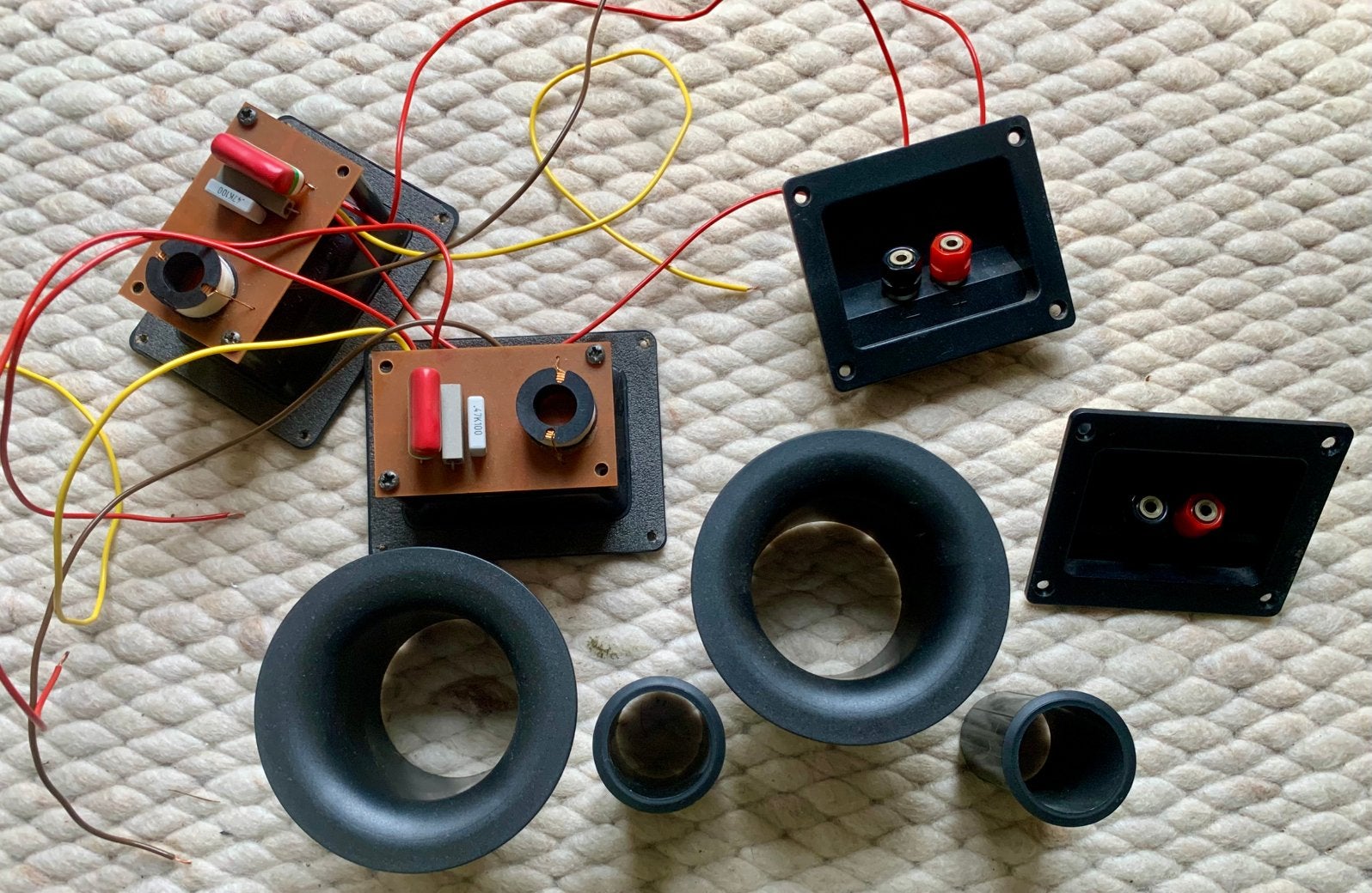 2weg crossovers scheidingsfilter speakerterminals baspijpjes, Audio, Tv en Foto, Overige merken, Stereo speakers, Gebruikt, Verzenden