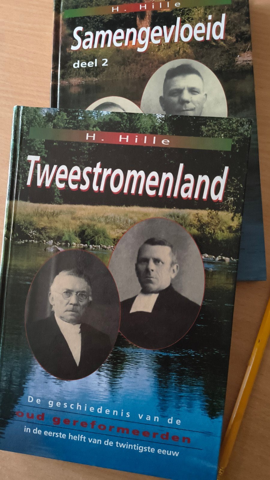 Tweestromenland/Samengevoegd. H Hille, Ophalen of Verzenden, Zo goed als nieuw, H Hille, Christendom | Protestants