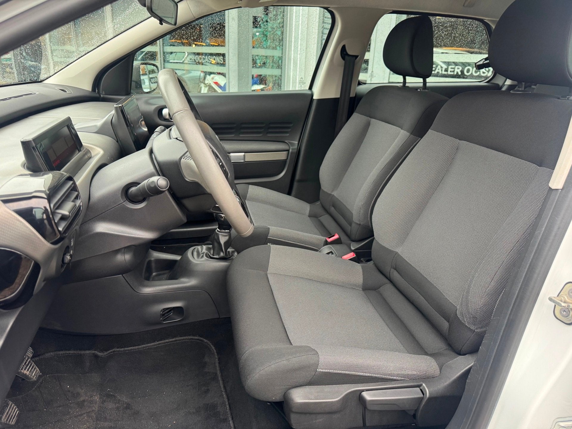 Citroen C4 Cactus 1.2 PureTech Feel Airco Cruise, Auto's, Voorwielaandrijving, Stof, Gebruikt, Zwart