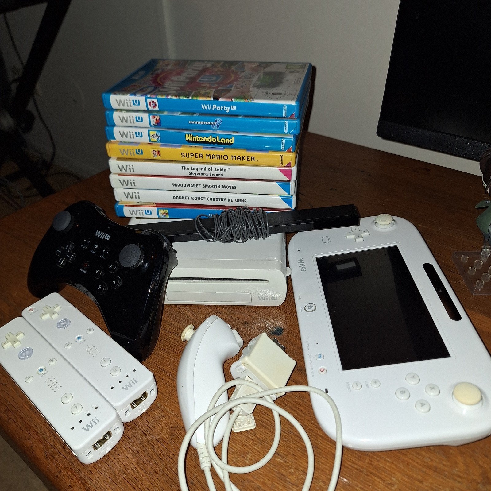 Wii u compleet pakket met 8 spellen, Ophalen of Verzenden, Zo goed als nieuw, Met 3 controllers of meer, Met games