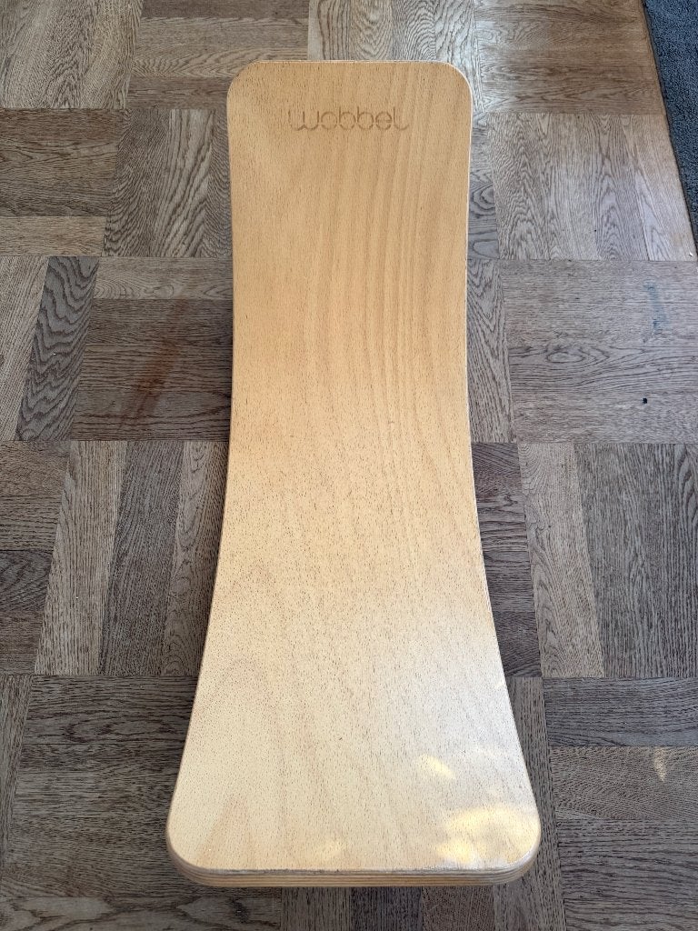 Wobbel Original balansbord / wobbelboard hout met vilt, Ophalen, Gebruikt, Rij- of Hobbelspeelgoed