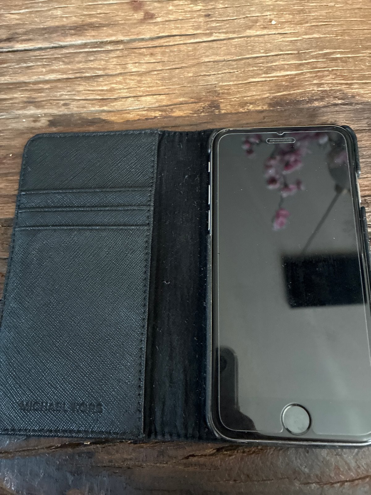 iPhone 6 in Michael Kors hoesje, Telecommunicatie, Mobiele telefoons | Hoesjes en Frontjes | Apple iPhone, Gebruikt, Overige merken