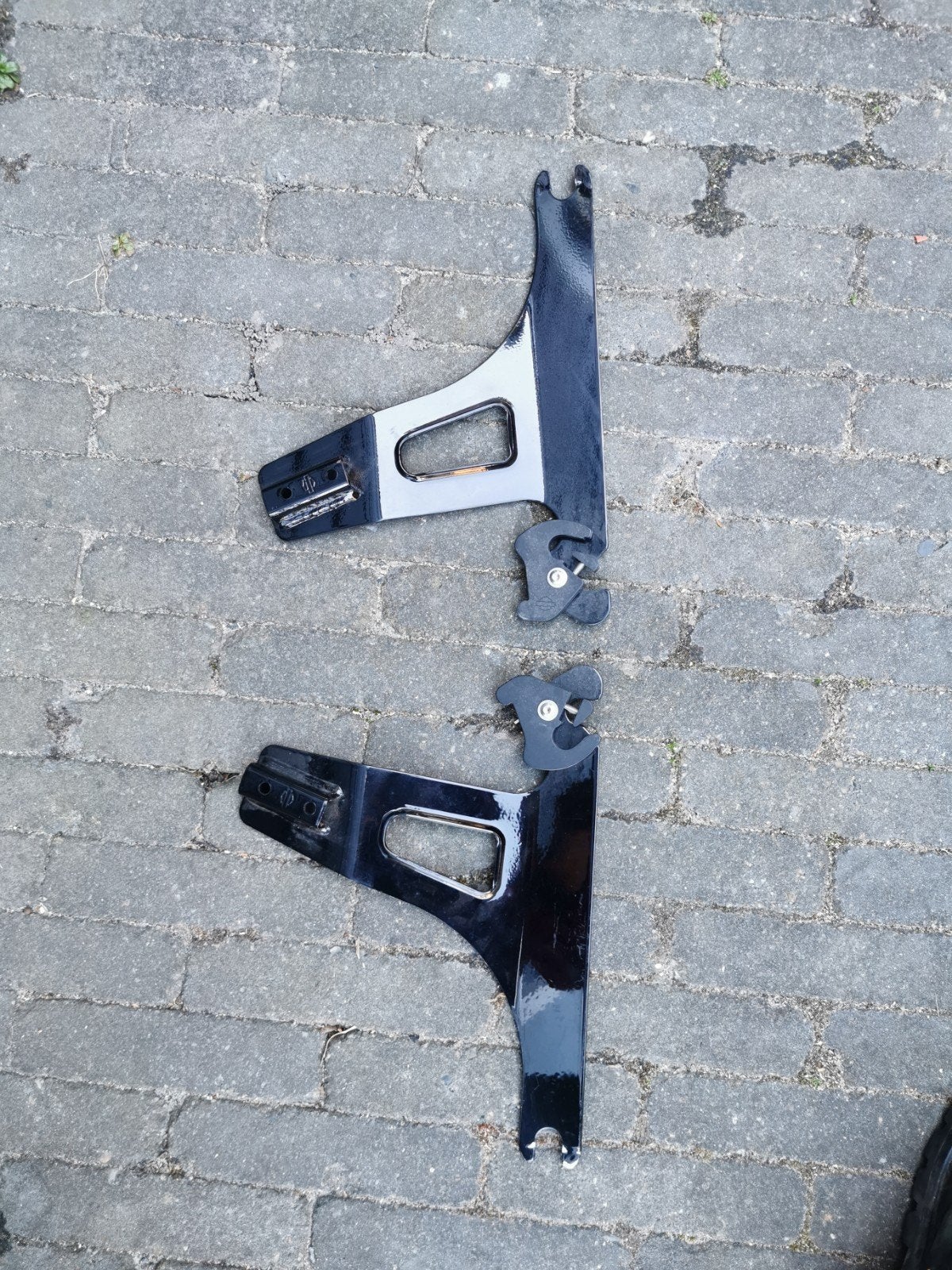 HD Sissybar side plates voor fxdwg, Ophalen