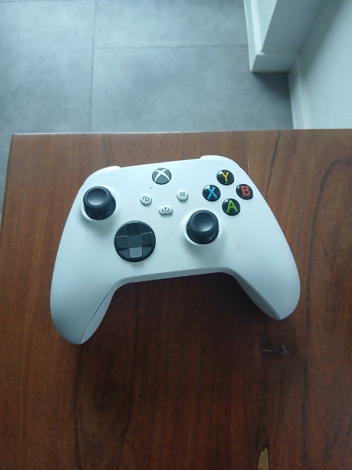 Xbox Series X/S Controller - Wit, Spelcomputers en Games, Ophalen, Zo goed als nieuw, Controller, Draadloos