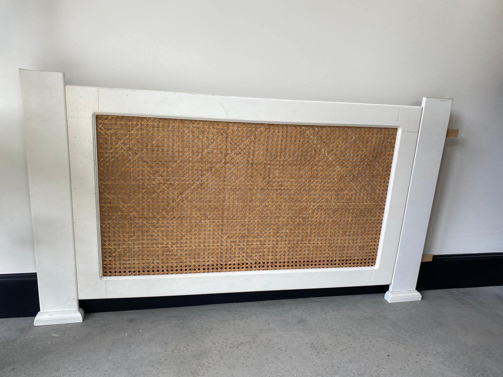 Stijlvolle radiatorombouw wit MDF met rotan webbing, Ophalen, 30 tot 80 cm, Overige typen, 150 cm of meer
