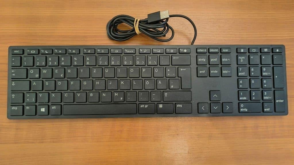 Toetsenbord Duits HP type 320K met USB kabel zwart, erg stil, Computers en Software, Toetsenborden, Ophalen of Verzenden, HP, Bedraad