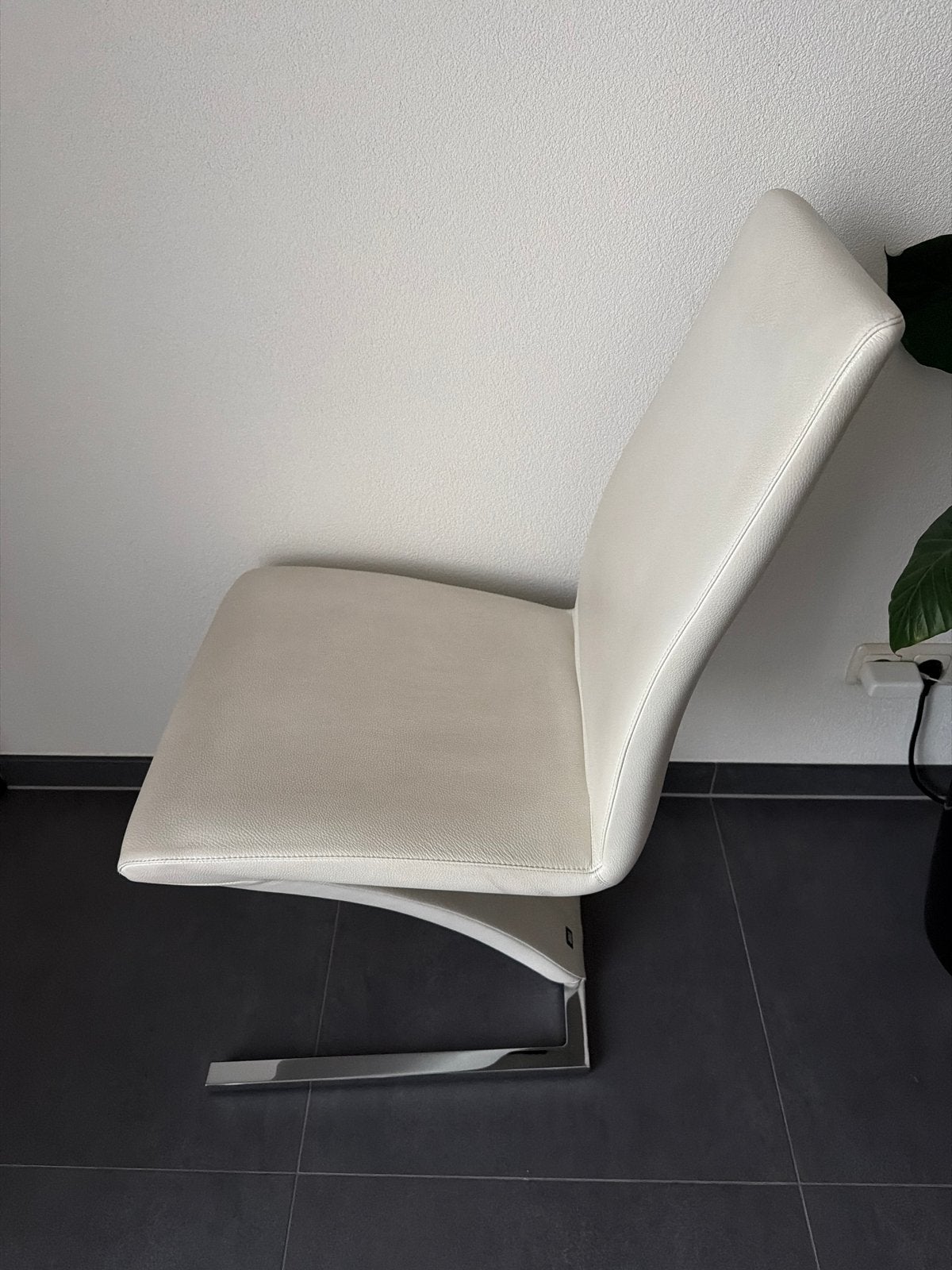 4 Witte Rolf Benz Eetkamerstoelen - Gebruikt, Goede Staat, Huis en Inrichting, Stoelen, Ophalen, Gebruikt, Wit, Leer