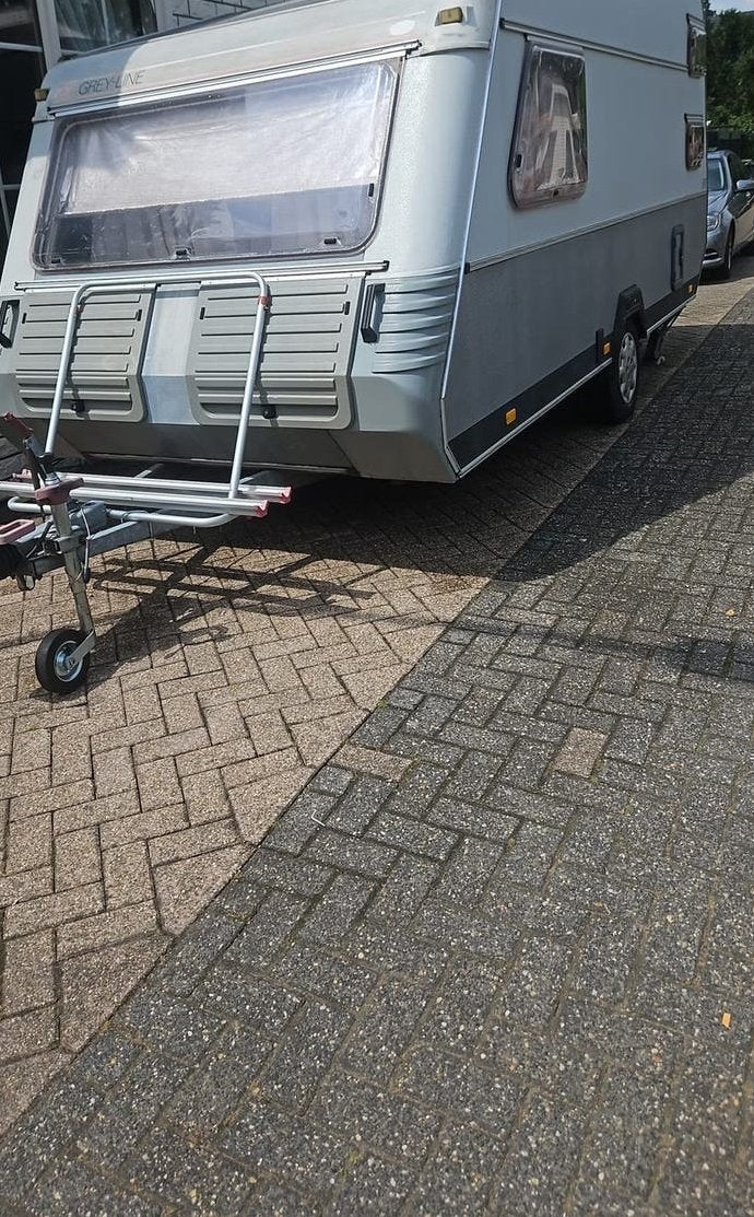 Leuke Kip greyline 45T met kinderkamer! en voortent!, Caravans en Kamperen, Rondzit, Bedrijf, 750 - 1000 kg, Schokbreker