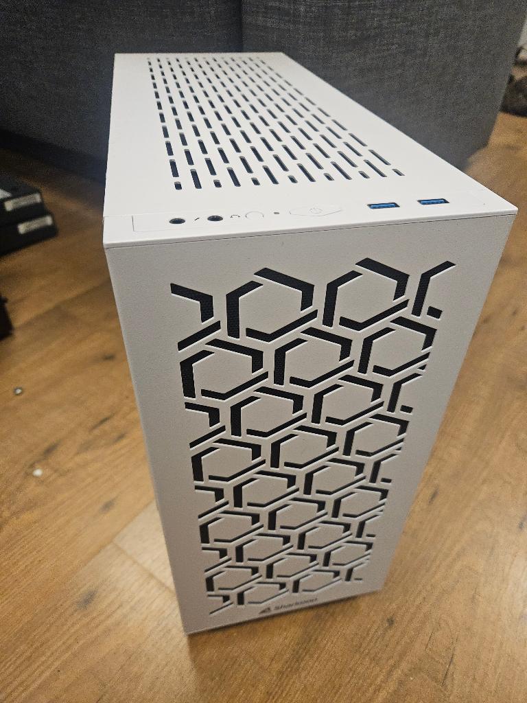 Ryzen 5 budget game pc, Computers en Software, Desktop Pc's, Zo goed als nieuw, 3 tot 4 Ghz, HDD, SSD, 16 GB, Met videokaart, Gaming