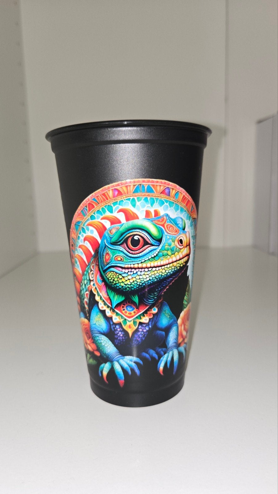 Zwarte beker met kleurrijke dierenprint, Huis en Inrichting, Overige typen, Kunststof, Nieuw, Ophalen of Verzenden
