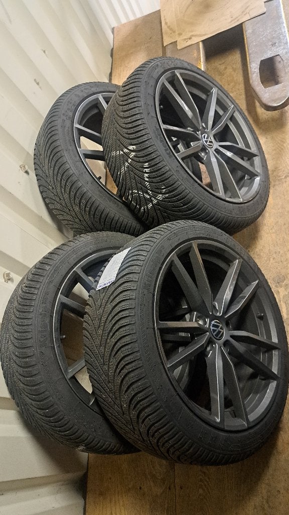 Set zgan winterbanden Kleber Pretoria look antraciet kleber, Auto-onderdelen, Banden en Velgen, Ophalen, 18 inch, Info@bandensevicedeil.nl