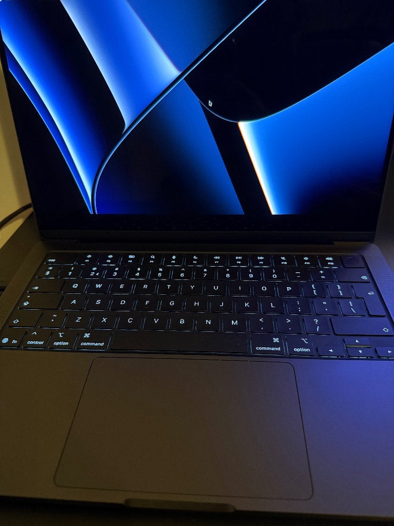 MacBook Pro M5 Pro 14" + Samsung G7 32" 4K144Hz + TB5 Dock, 1 TB of meer, Qwerty, Overige groottes, Nieuw