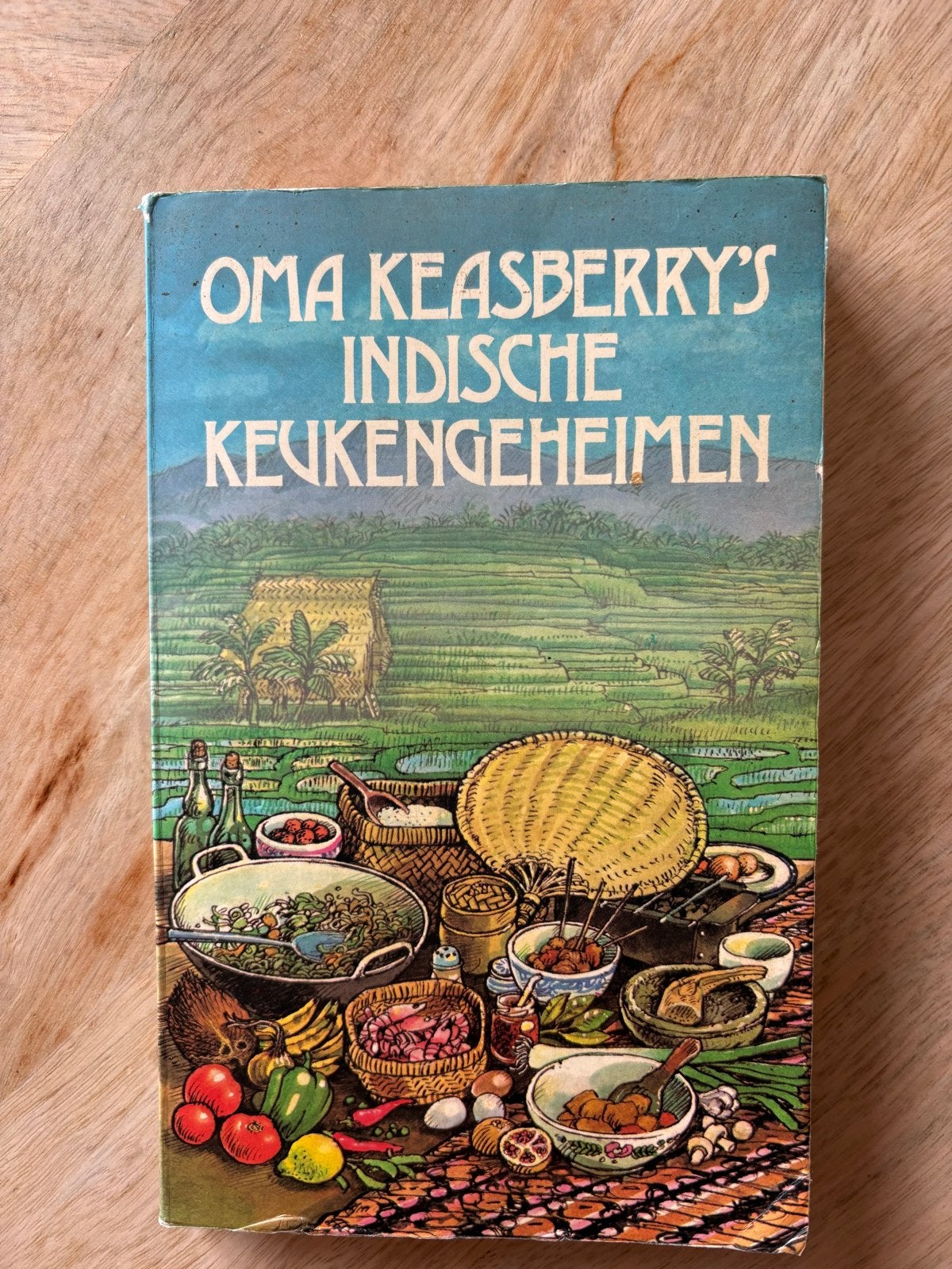 Oma Keasberry's Indische Keukengeheimen, Boeken, Ophalen of Verzenden, Gelezen, Azië en Oosters, Hoofdgerechten